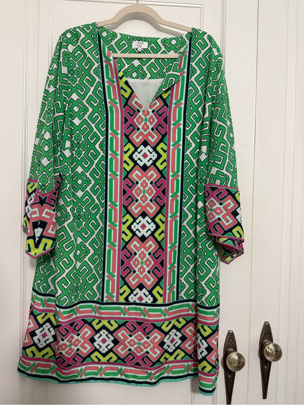 crown & ivy Green Multicolor Geometric Long Sleeve Tunic Dress